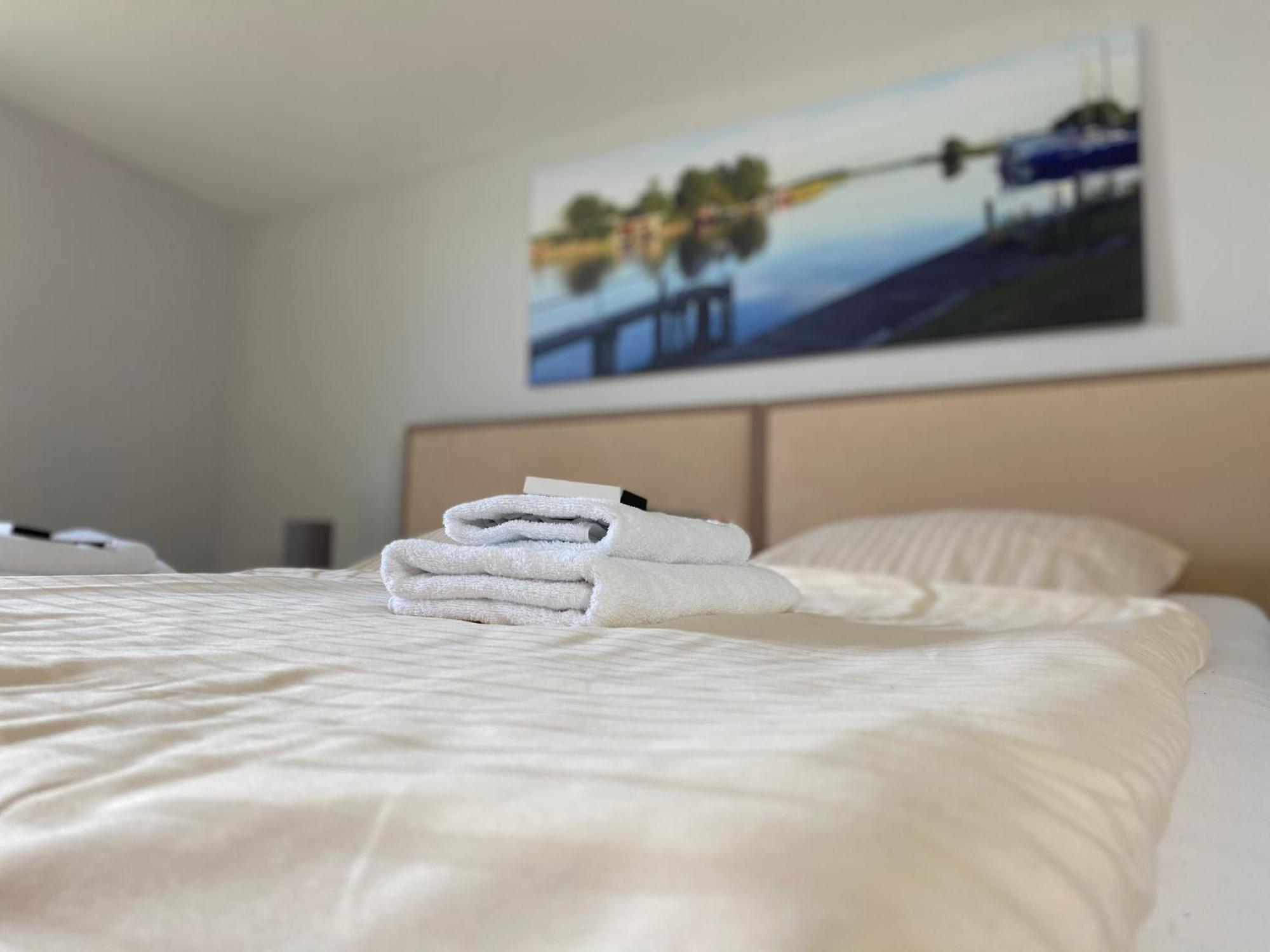 Zum Alten Faehrhaus - Bed & Breakfast Wrohm 外观 照片
